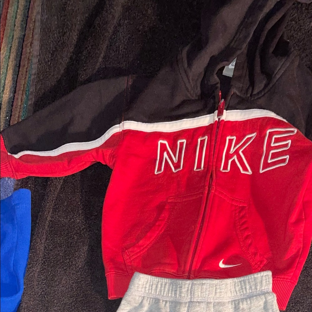 2t Nike hoodie with grey sweatpants